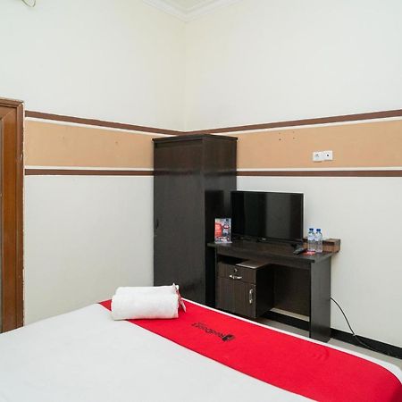 Reddoorz Syariah Near Marvel City Mall 2 Сурабая Екстер'єр фото