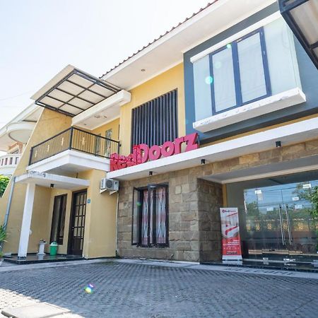 Reddoorz Syariah Near Marvel City Mall 2 Сурабая Екстер'єр фото