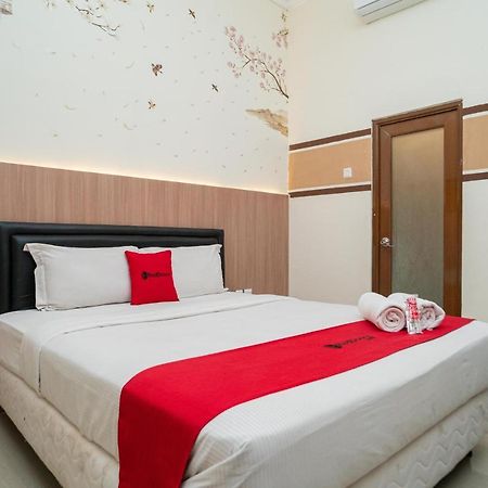 Reddoorz Syariah Near Marvel City Mall 2 Сурабая Екстер'єр фото