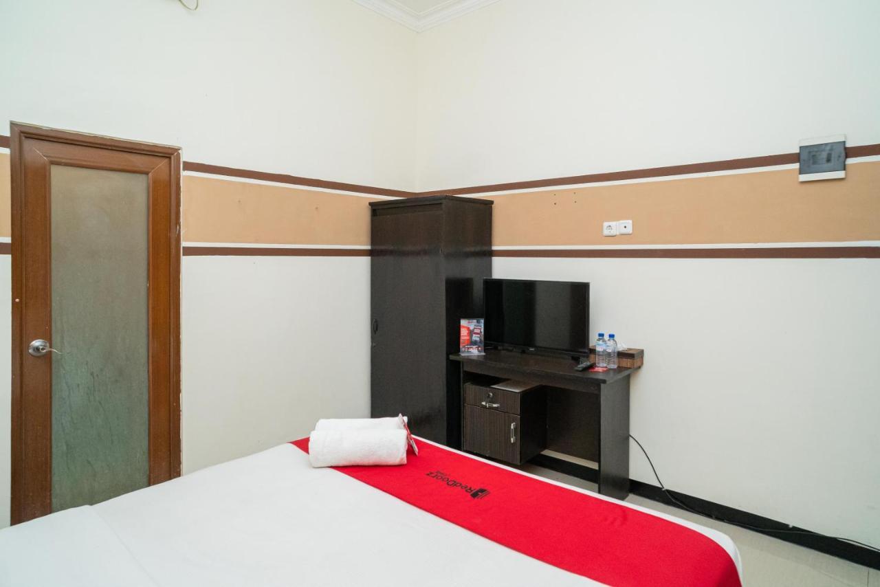 Reddoorz Syariah Near Marvel City Mall 2 Сурабая Екстер'єр фото