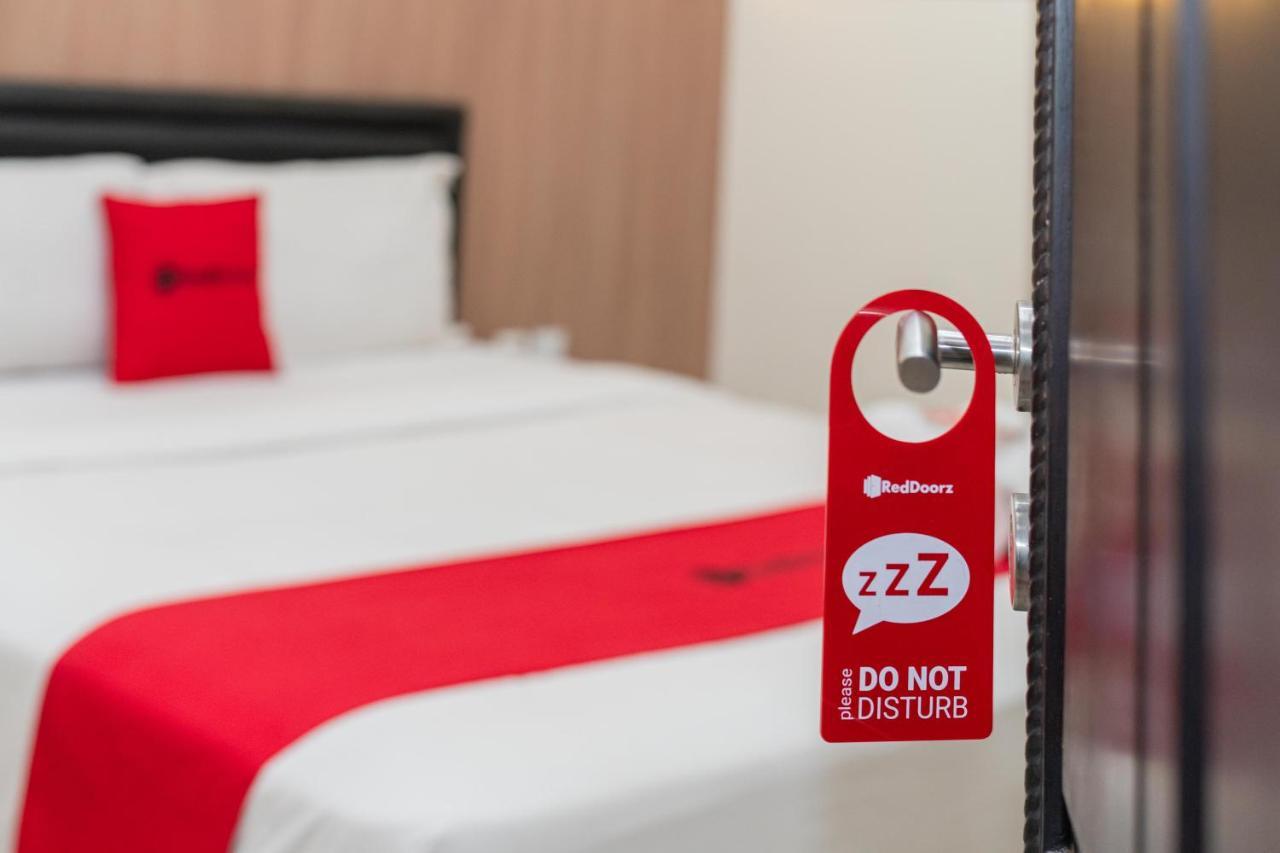 Reddoorz Syariah Near Marvel City Mall 2 Сурабая Екстер'єр фото