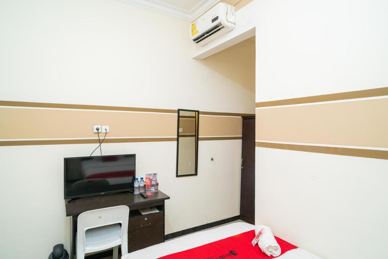 Reddoorz Syariah Near Marvel City Mall 2 Сурабая Екстер'єр фото