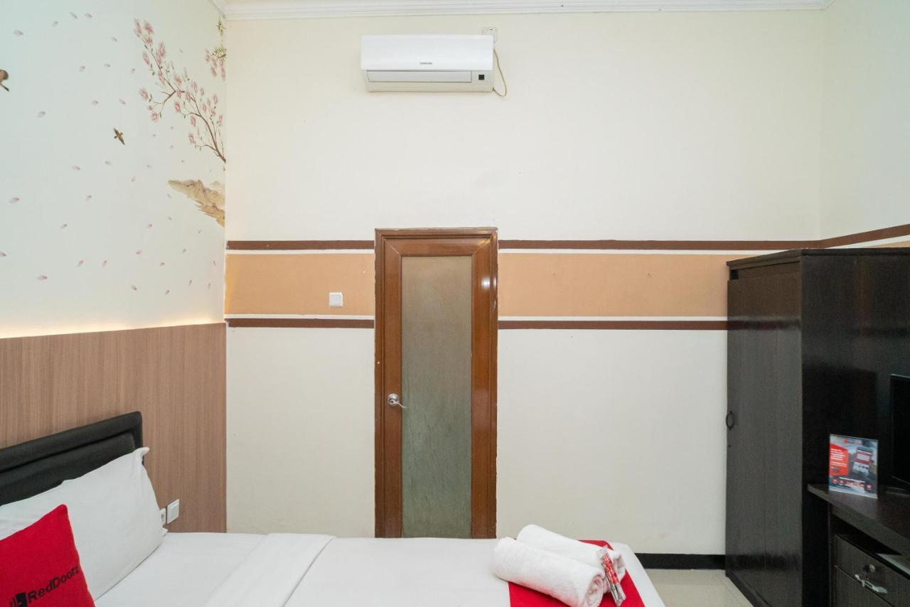 Reddoorz Syariah Near Marvel City Mall 2 Сурабая Екстер'єр фото