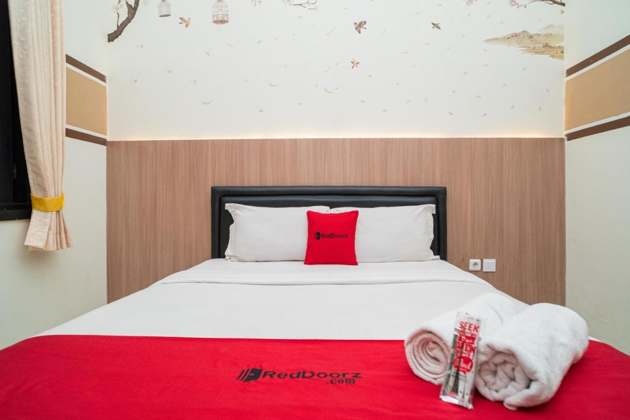 Reddoorz Syariah Near Marvel City Mall 2 Сурабая Екстер'єр фото