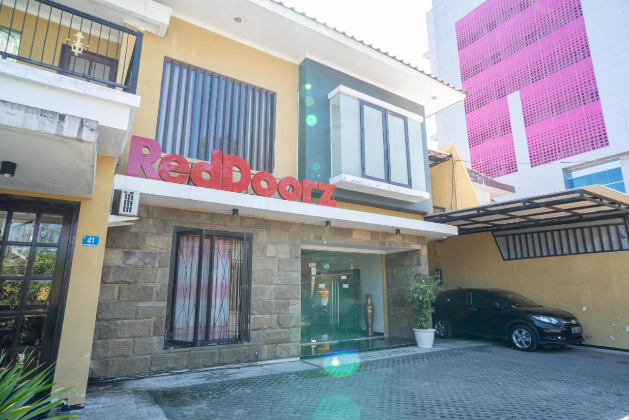 Reddoorz Syariah Near Marvel City Mall 2 Сурабая Екстер'єр фото