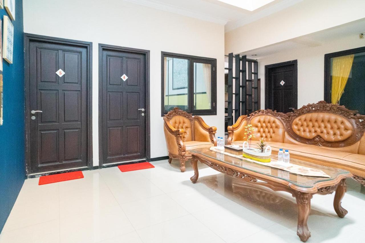 Reddoorz Syariah Near Marvel City Mall 2 Сурабая Екстер'єр фото