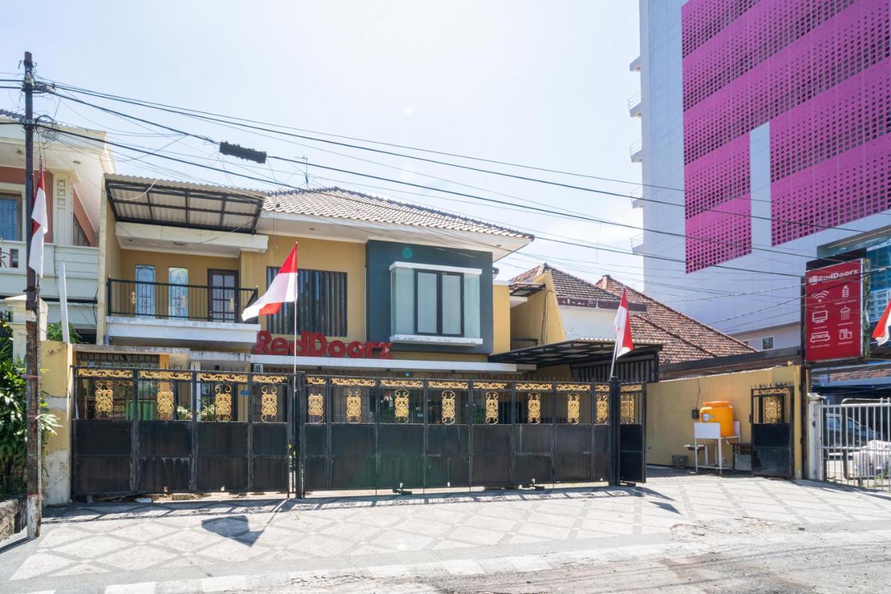 Reddoorz Syariah Near Marvel City Mall 2 Сурабая Екстер'єр фото