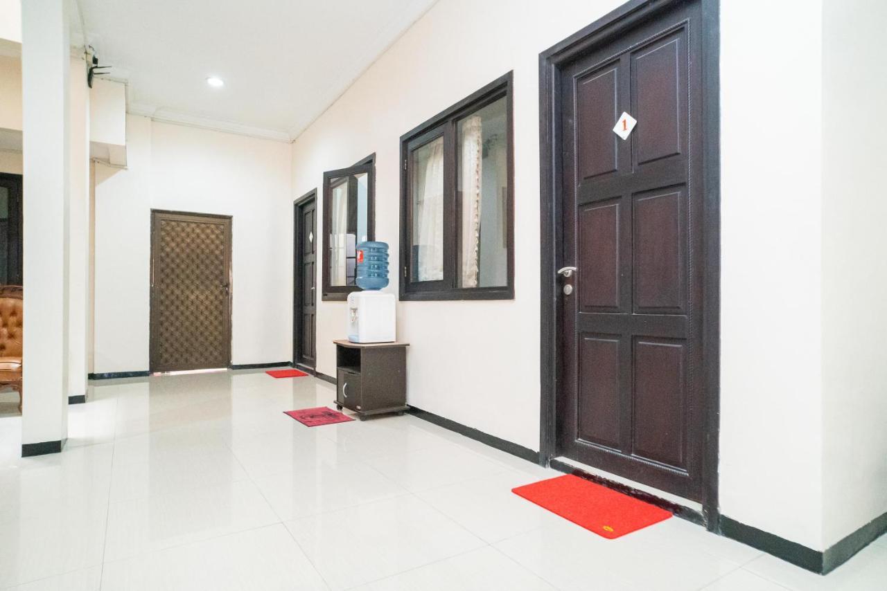 Reddoorz Syariah Near Marvel City Mall 2 Сурабая Екстер'єр фото