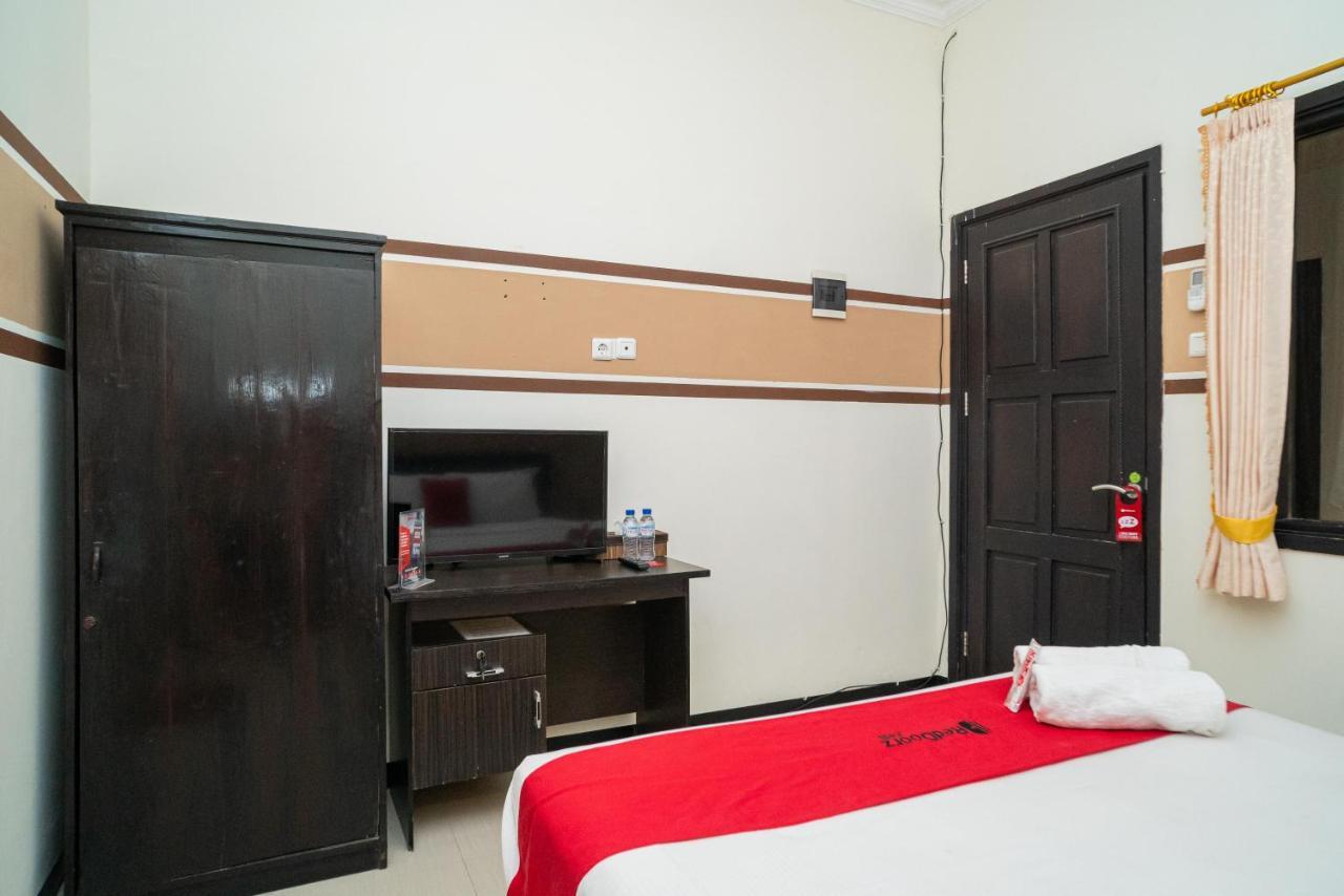 Reddoorz Syariah Near Marvel City Mall 2 Сурабая Екстер'єр фото