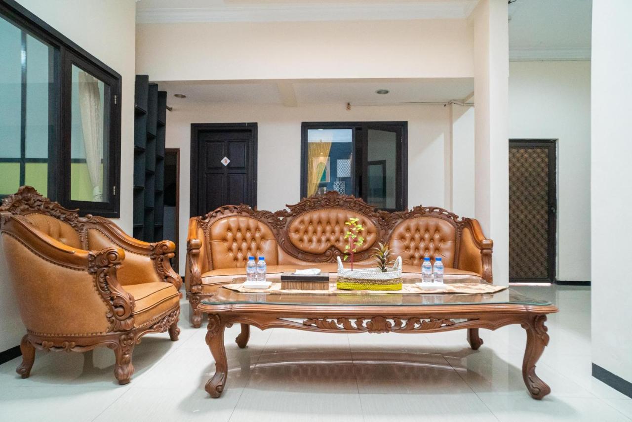 Reddoorz Syariah Near Marvel City Mall 2 Сурабая Екстер'єр фото