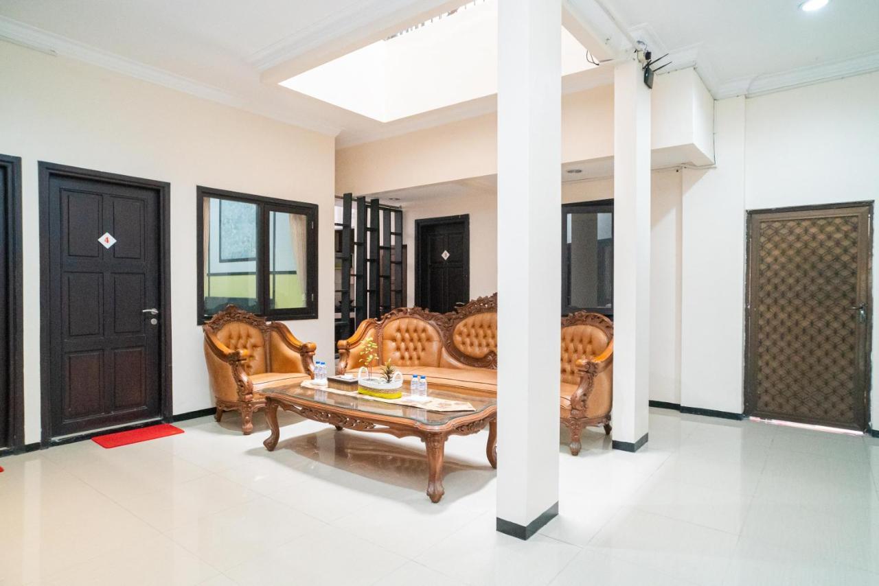 Reddoorz Syariah Near Marvel City Mall 2 Сурабая Екстер'єр фото