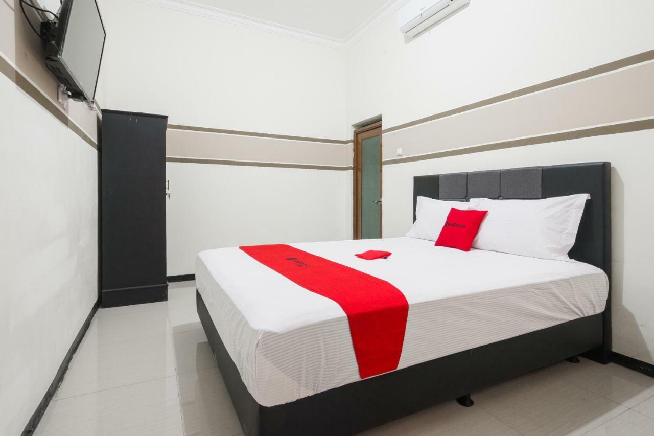 Reddoorz Syariah Near Marvel City Mall 2 Сурабая Екстер'єр фото